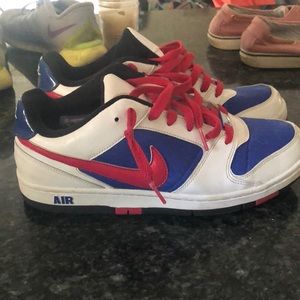 Nike airs 9 women, 7.5 men